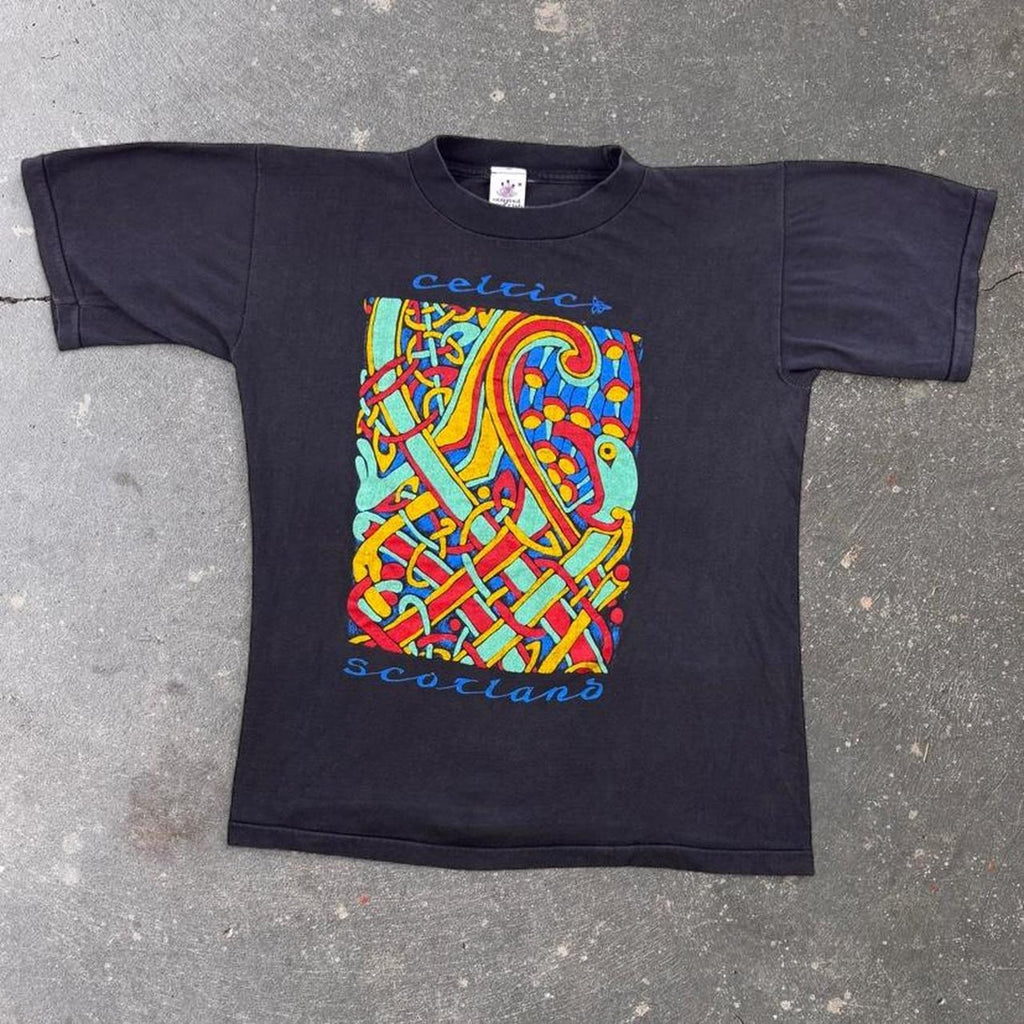1990s Celtic Scottish Knot Art Graphic Tee | Medium