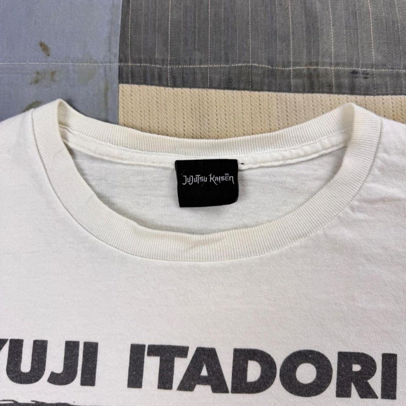 Jujutsu Kaisen Yuji Itadori Anime Graphic Tee | XL