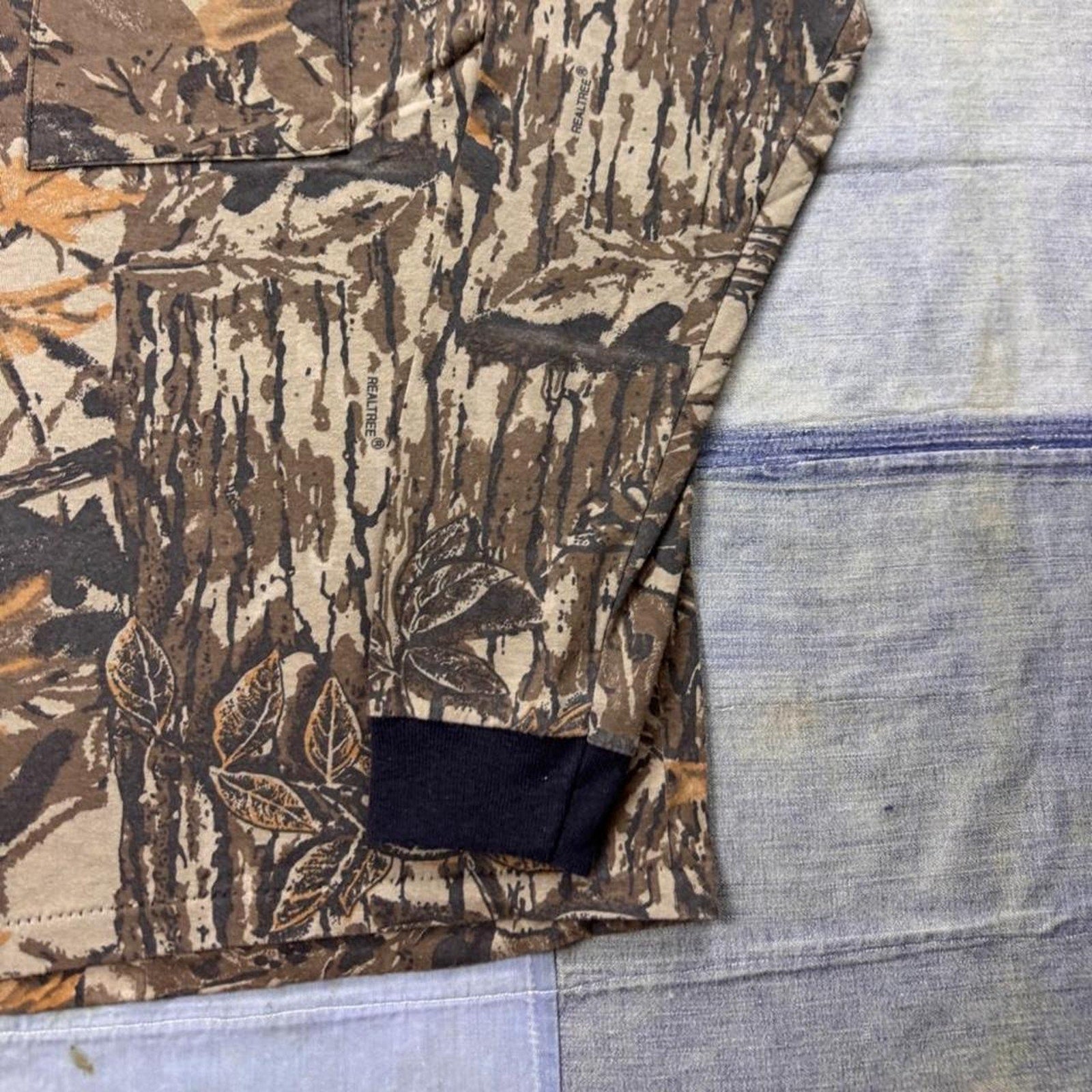 1990s Liberty Realtree Camo Long Sleeve Pocket Tee | Large