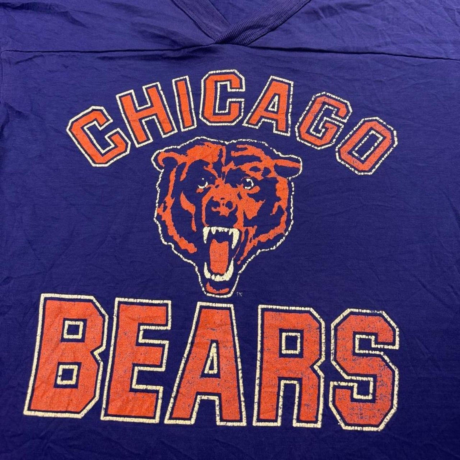 1980s Chicago Bears V-Neck Football Tee | Small