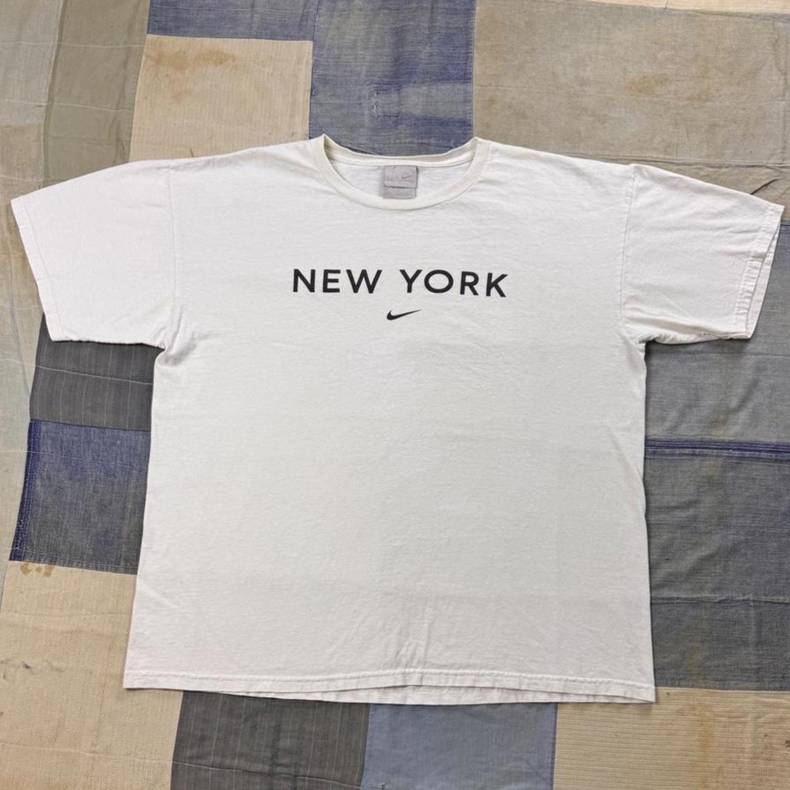 2000s Nike New York Swoosh Graphic Tee | Large