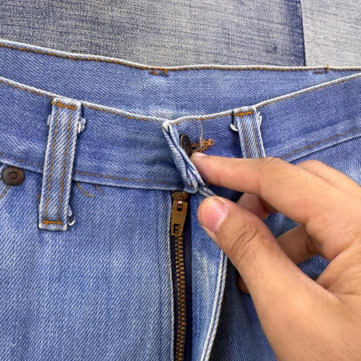 1970s High-Waisted Denim Flare Jeans | 32 x 27