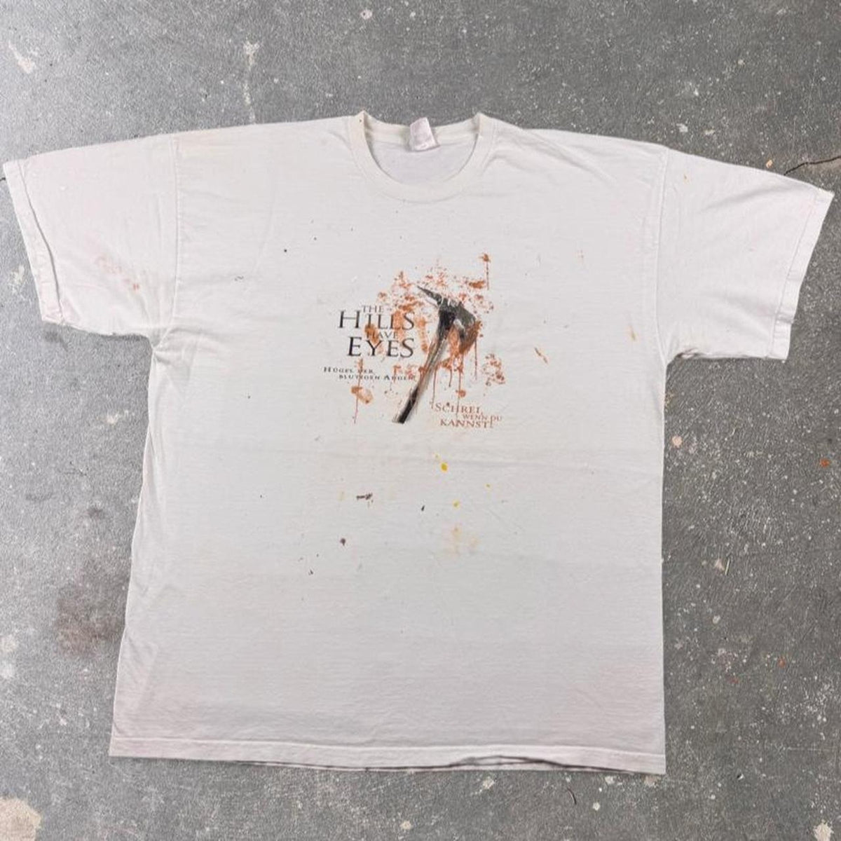 2000s The Hills Have Eyes German Horror Movie Graphic Tee | XL