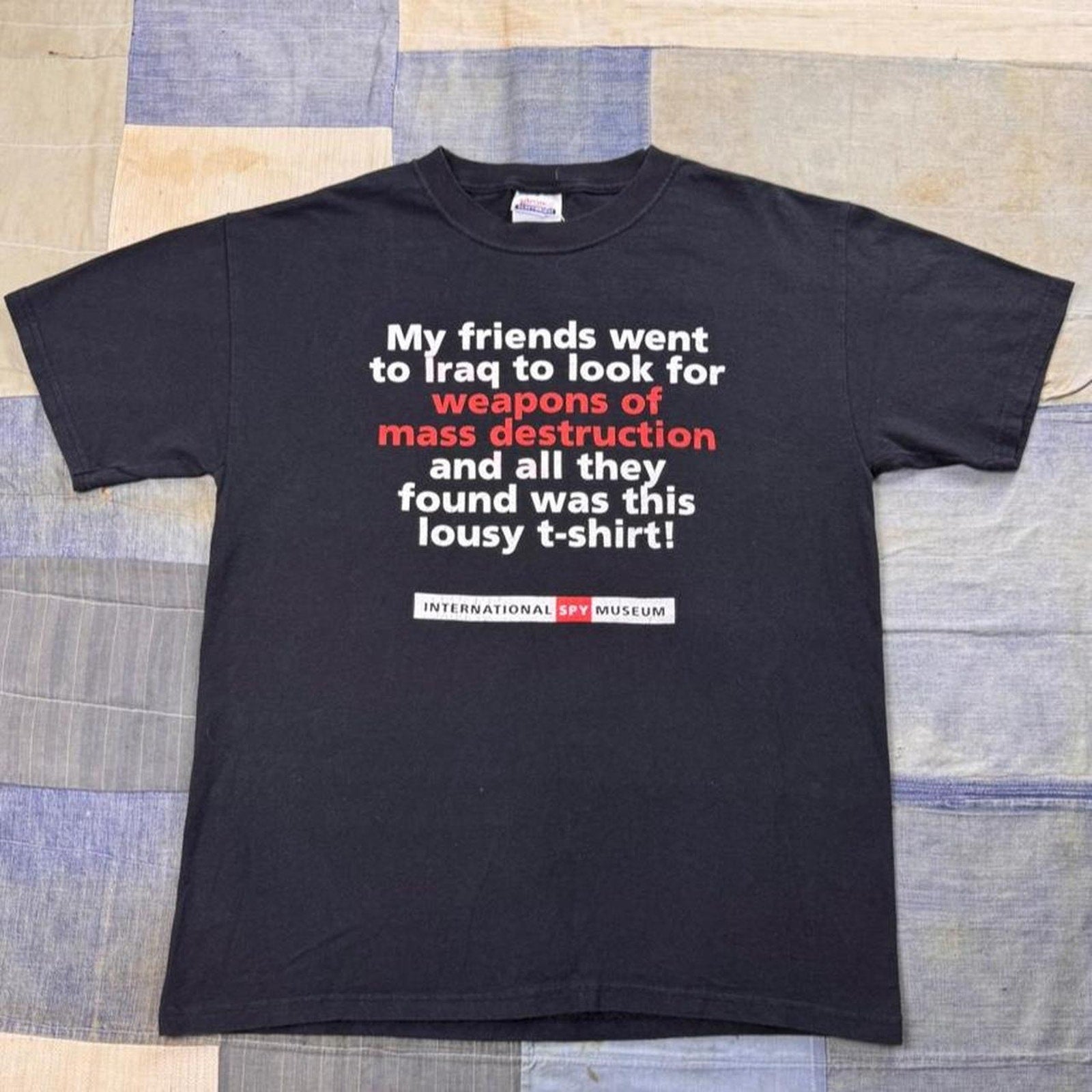 2000s International Spy Museum Iraq WMD Political Novelty Tee | Medium