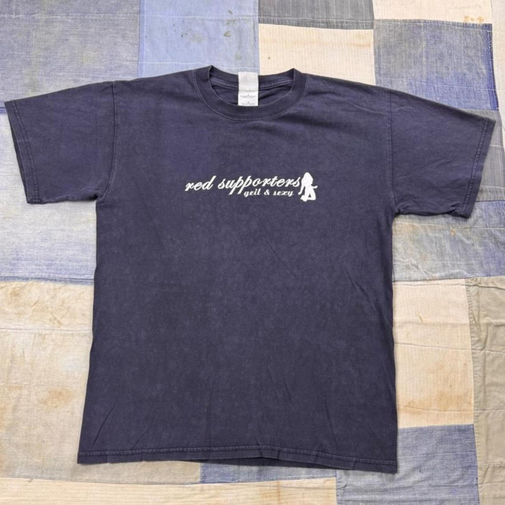 2000s Red Supporters Geil & Sexy Graphic Tee | Medium