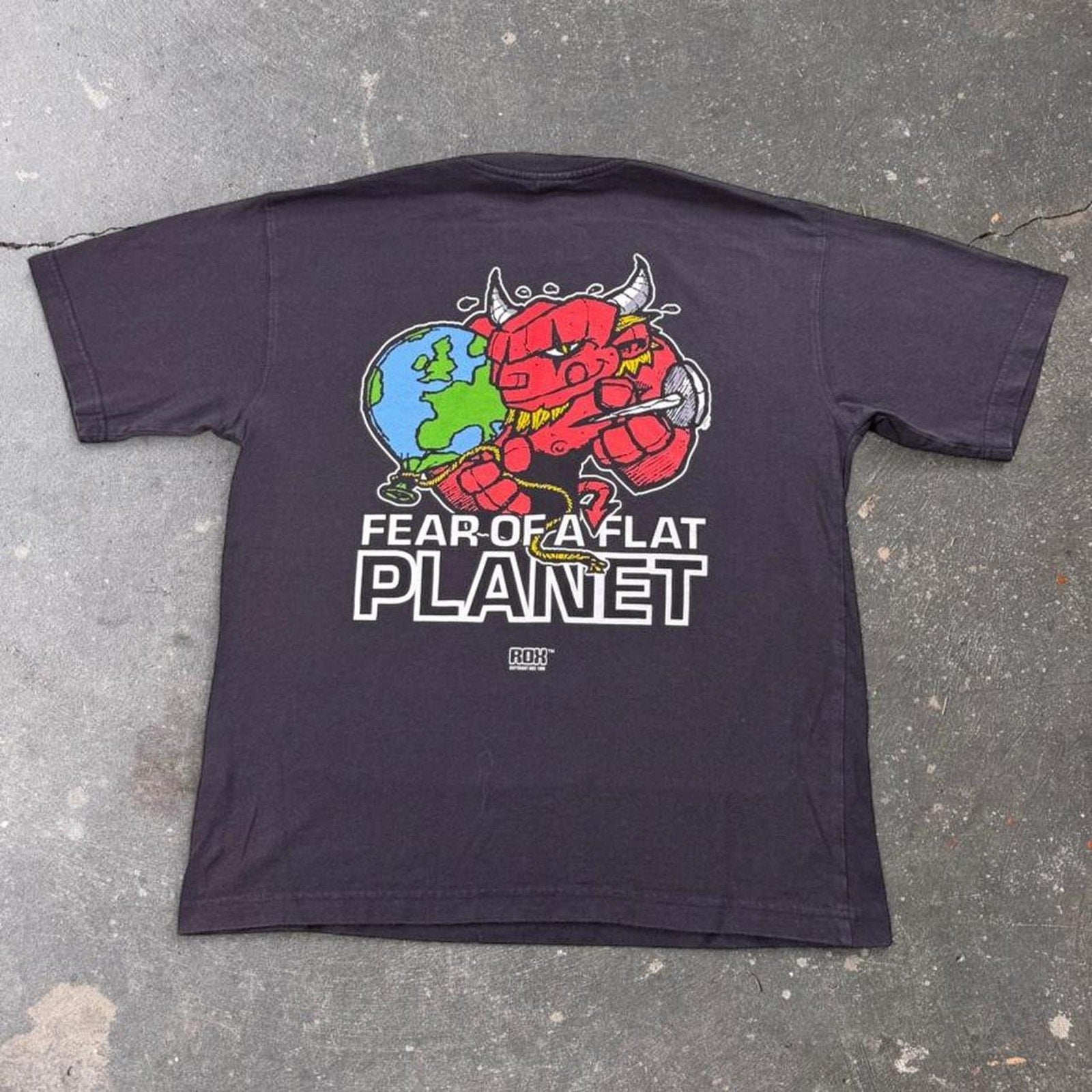 1998 ROX Fear of a Flat Planet Devil Graphic Tee | Medium