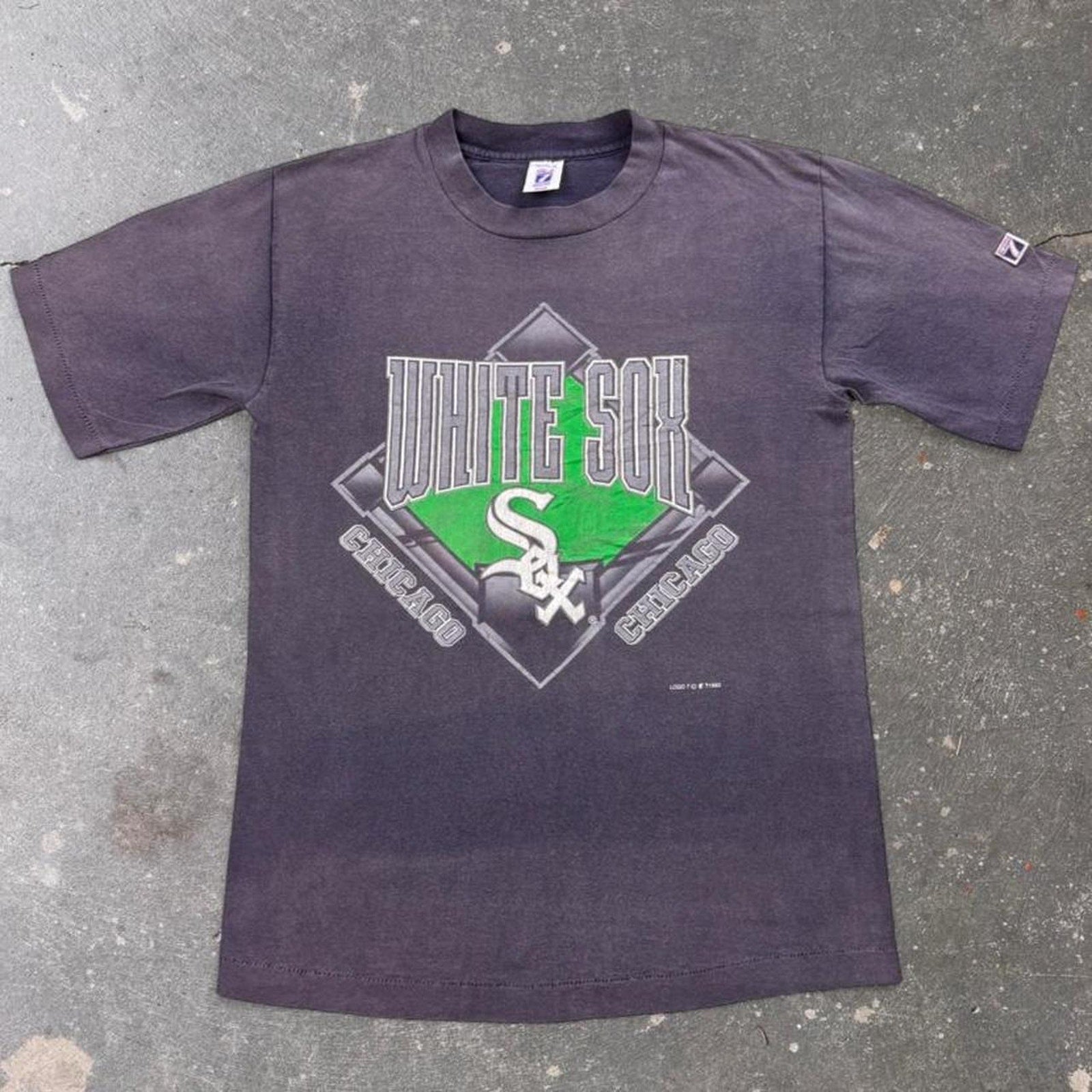 1993 Chicago White Sox Logo 7 Baseball Tee | Medium