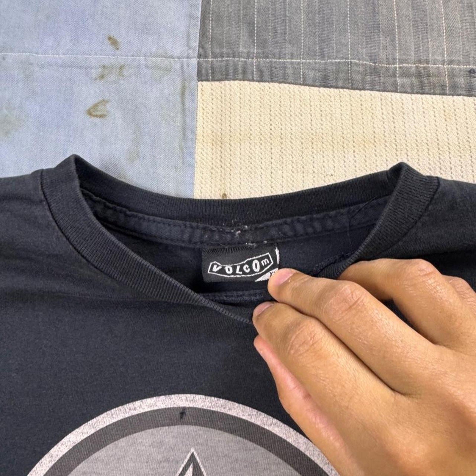 2000s Volcom Stone Logo Skate Tee | Medium