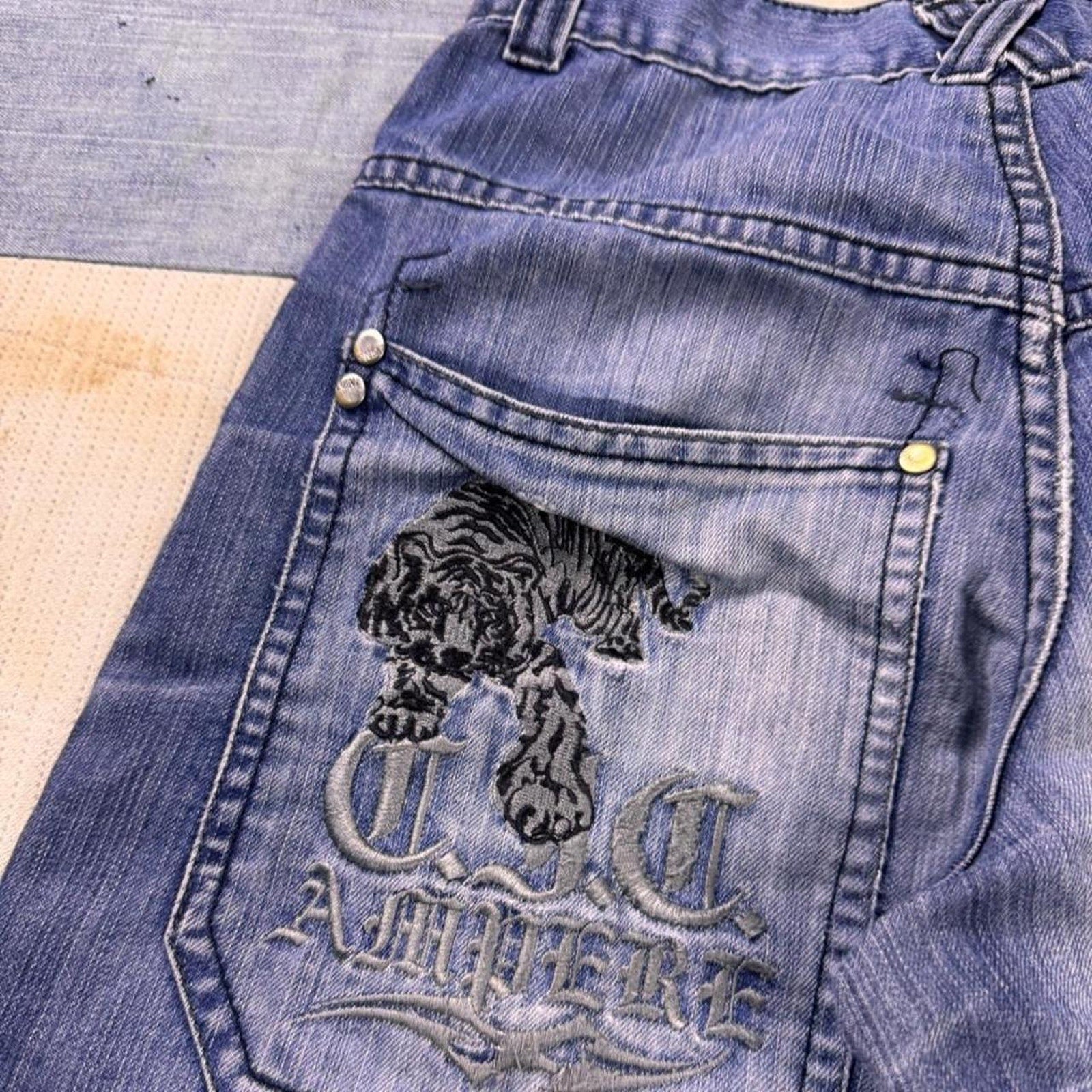 2000s Dog Nose Embroidered Baggy Denim Jeans | 25x28