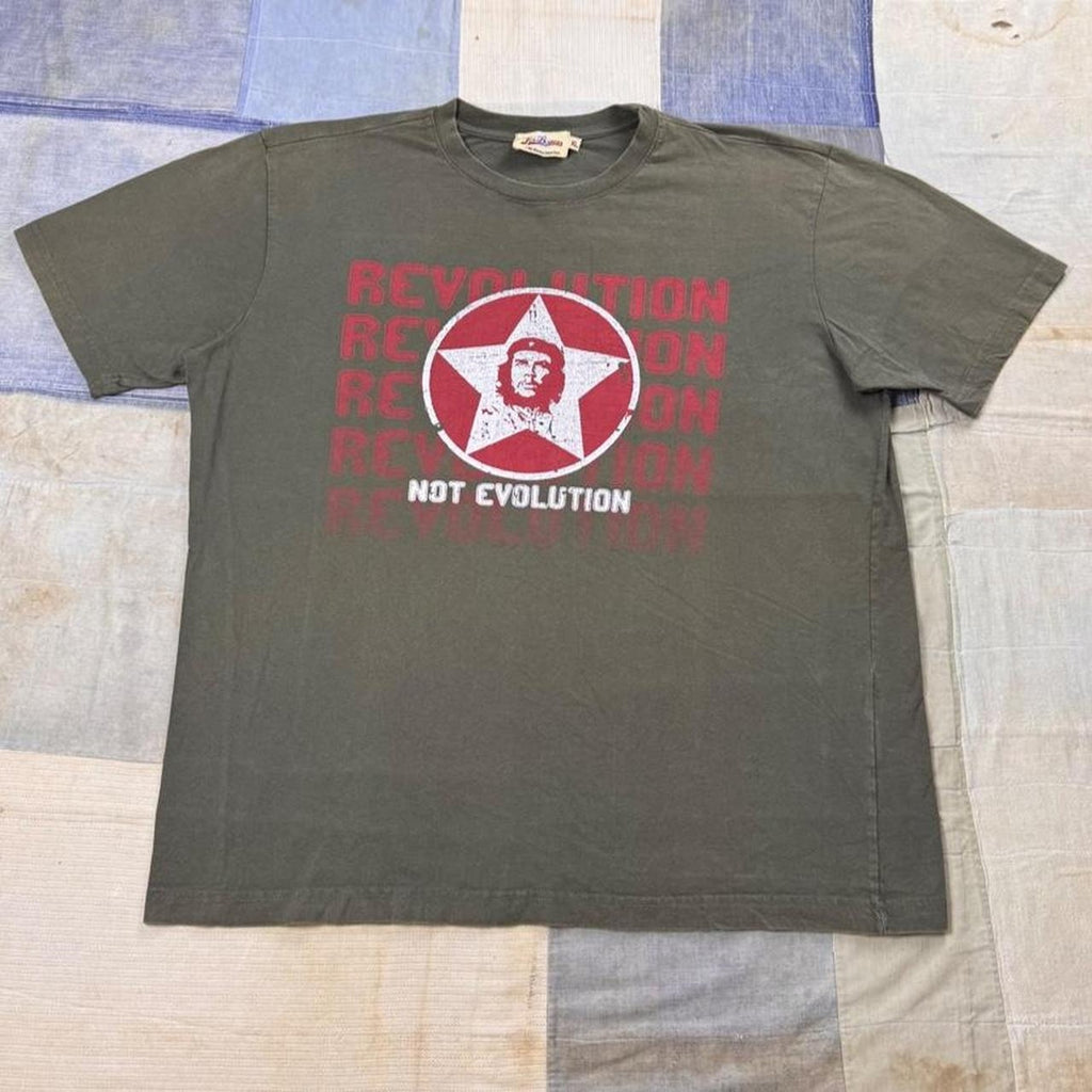Early 2000s Che Guevara Revolution Not Evolution Tee | XL