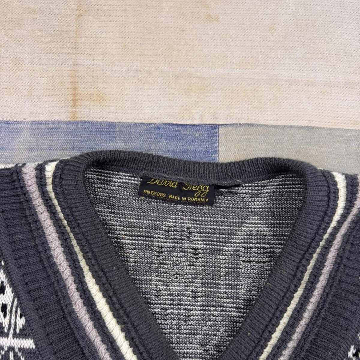 1980s Laura Begg Geometric V-Neck Sweater | L