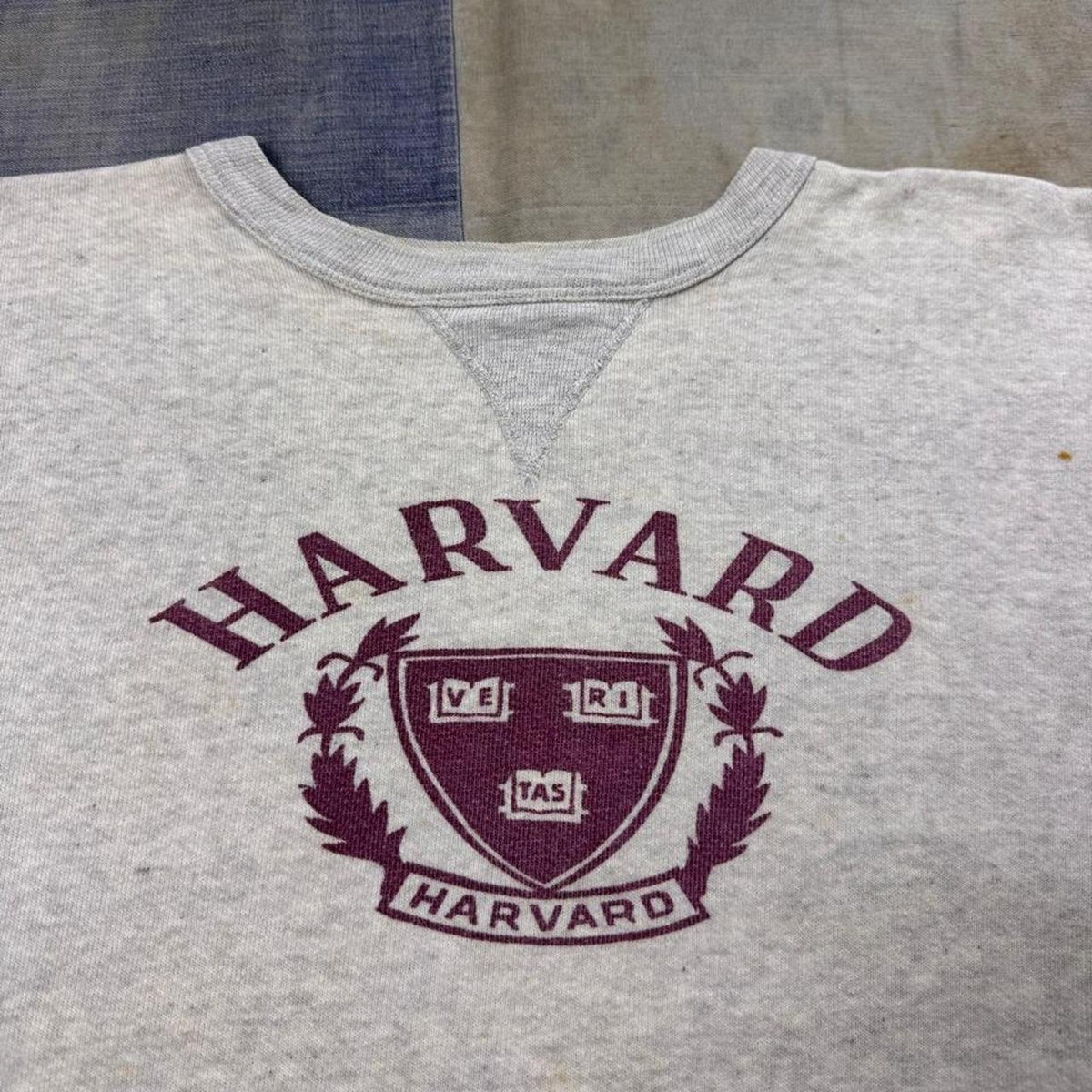1950s Harvard University Veritas Crest Single-V Sweatshirt | Large