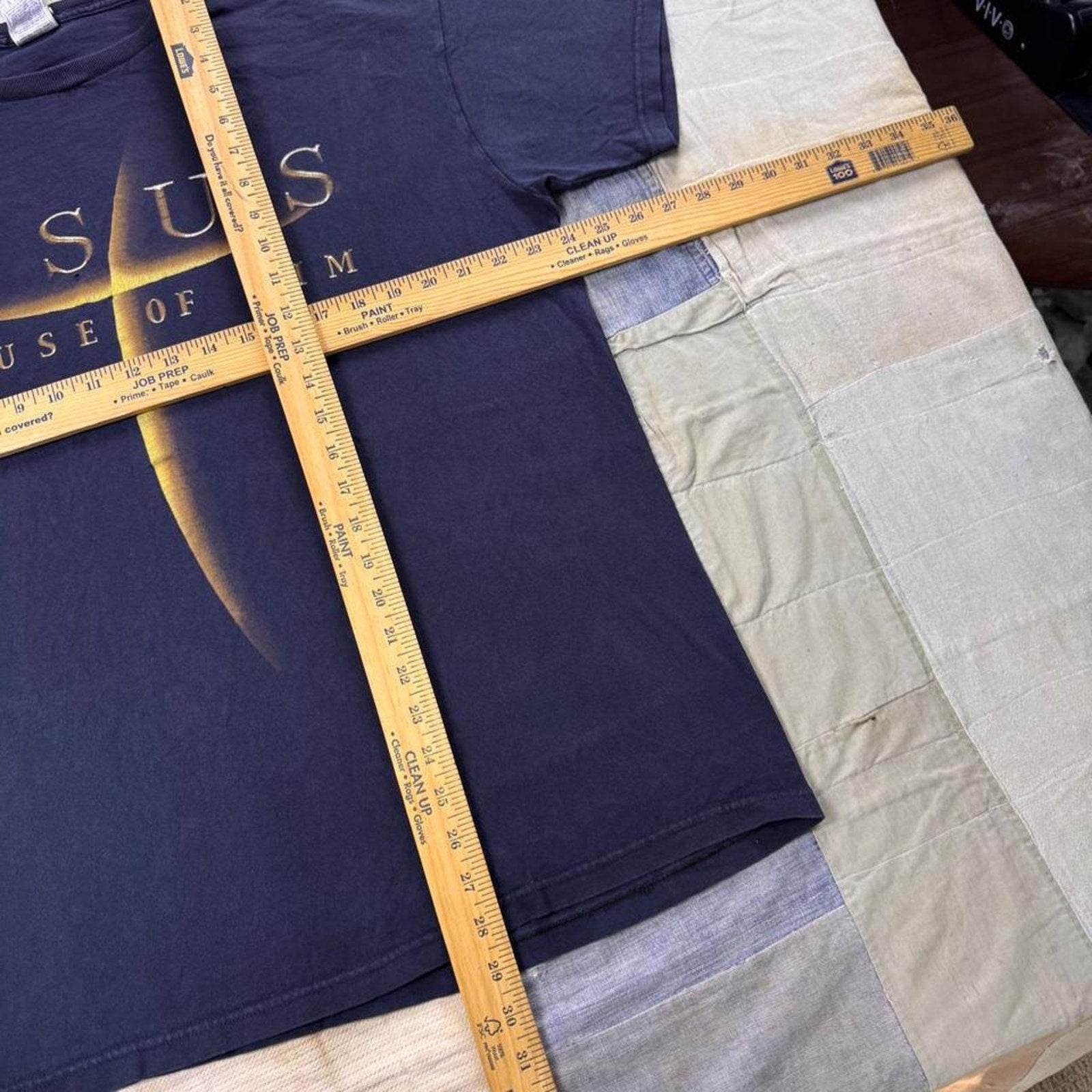 2000s Jesus “Because of Him” Christian Cross Tee | XL