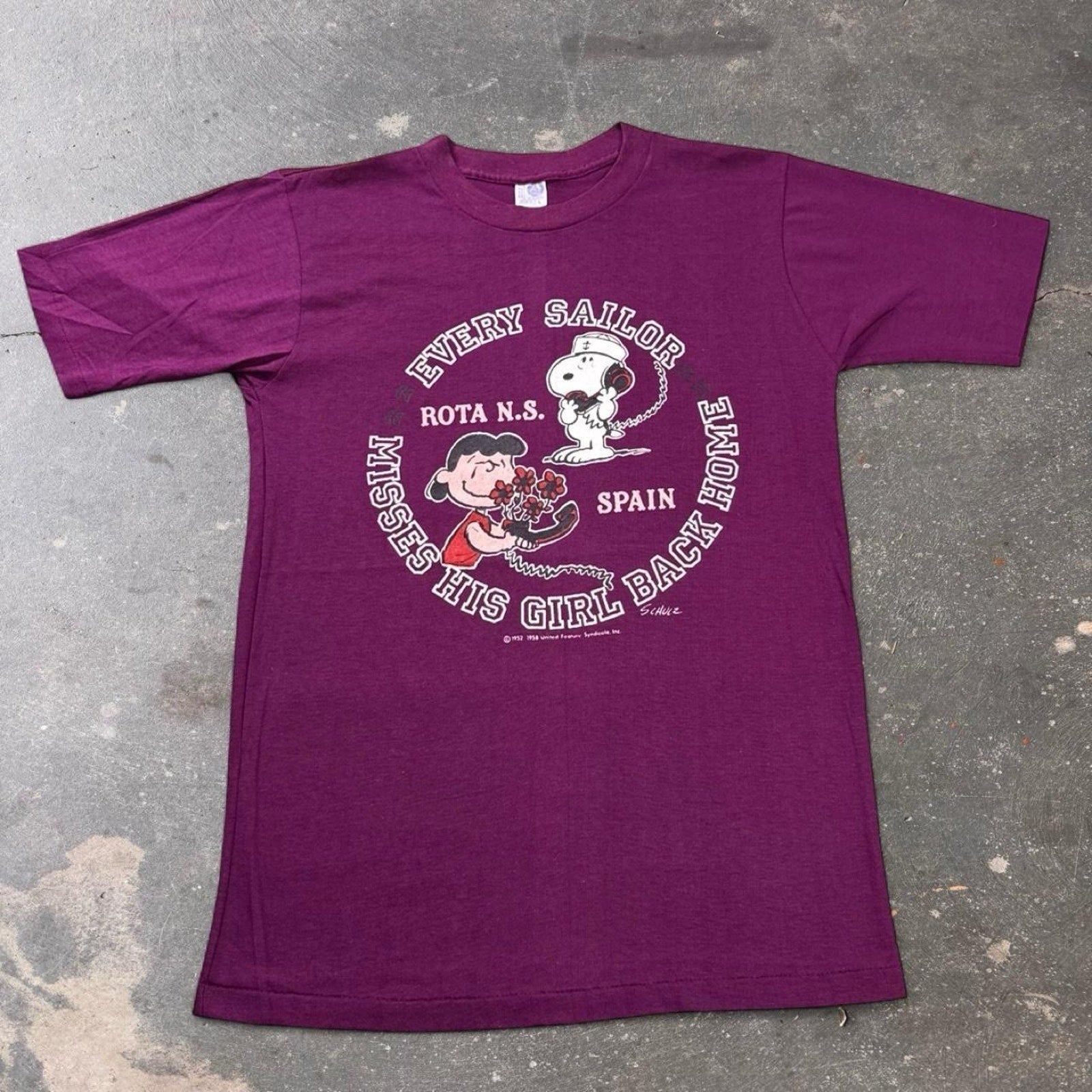 1970’s True Vintage Peanuts Snoopy and Lucy graphic tee Size Large