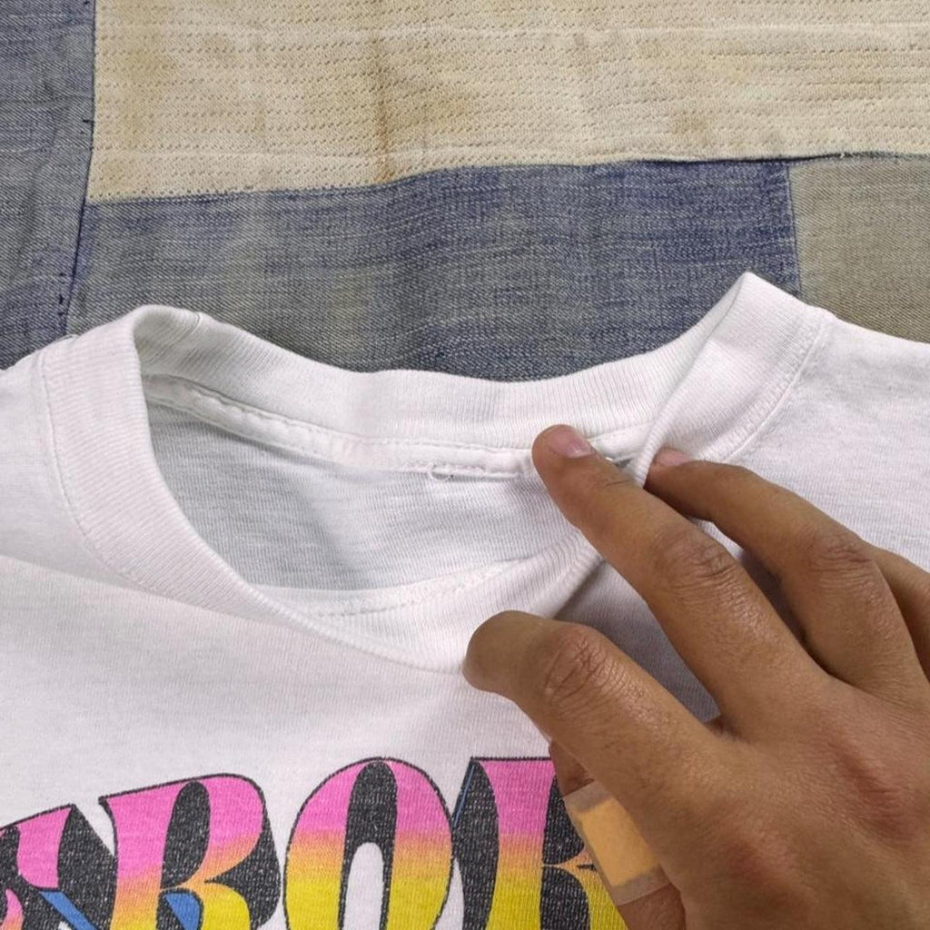 1993 Bugs Bunny Aerobugs Aerobics Graphic Tee | Large
