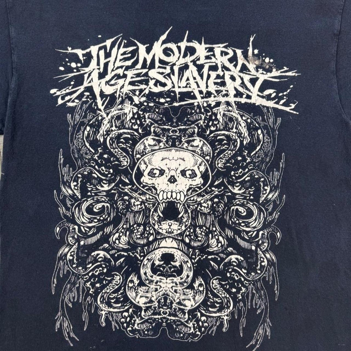 2000s The Modern Age Slavery Skull Metal Band Tee | Large