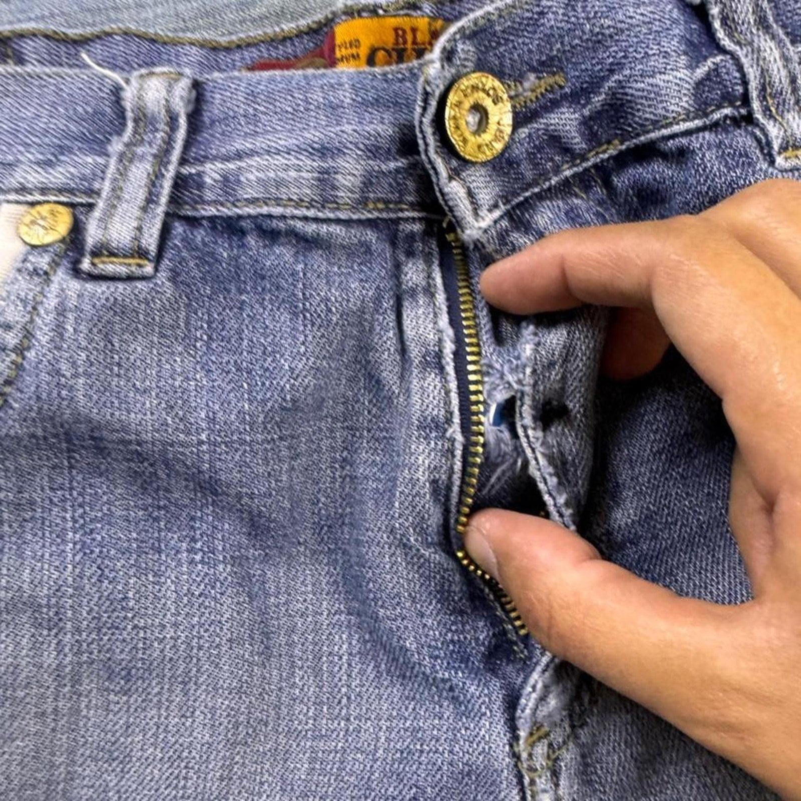 2000s Chaos Embroidered Baggy Denim Jeans | 31x33