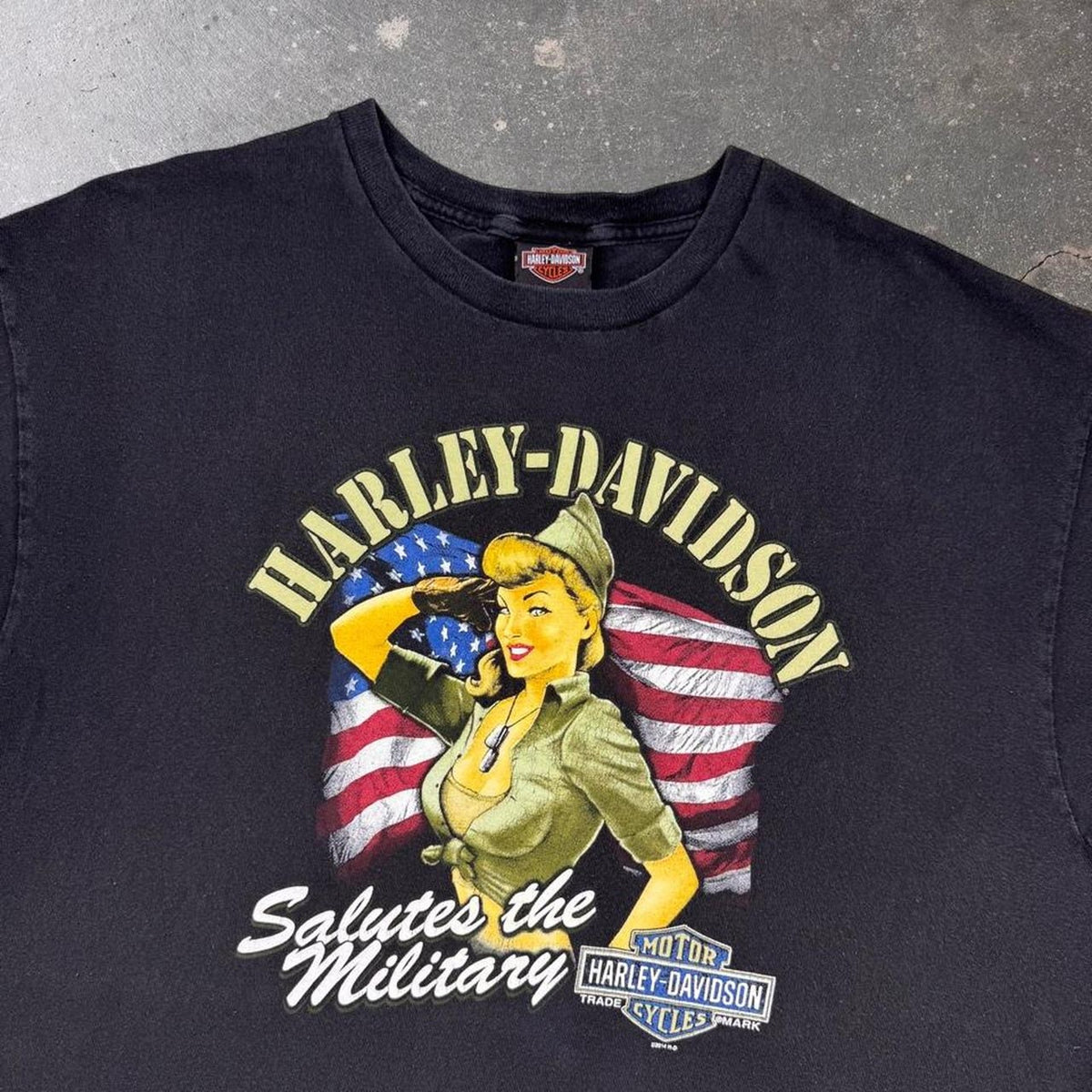 2014 Harley-Davidson Dubai Salutes the Military Pinup Graphic Tee | XL