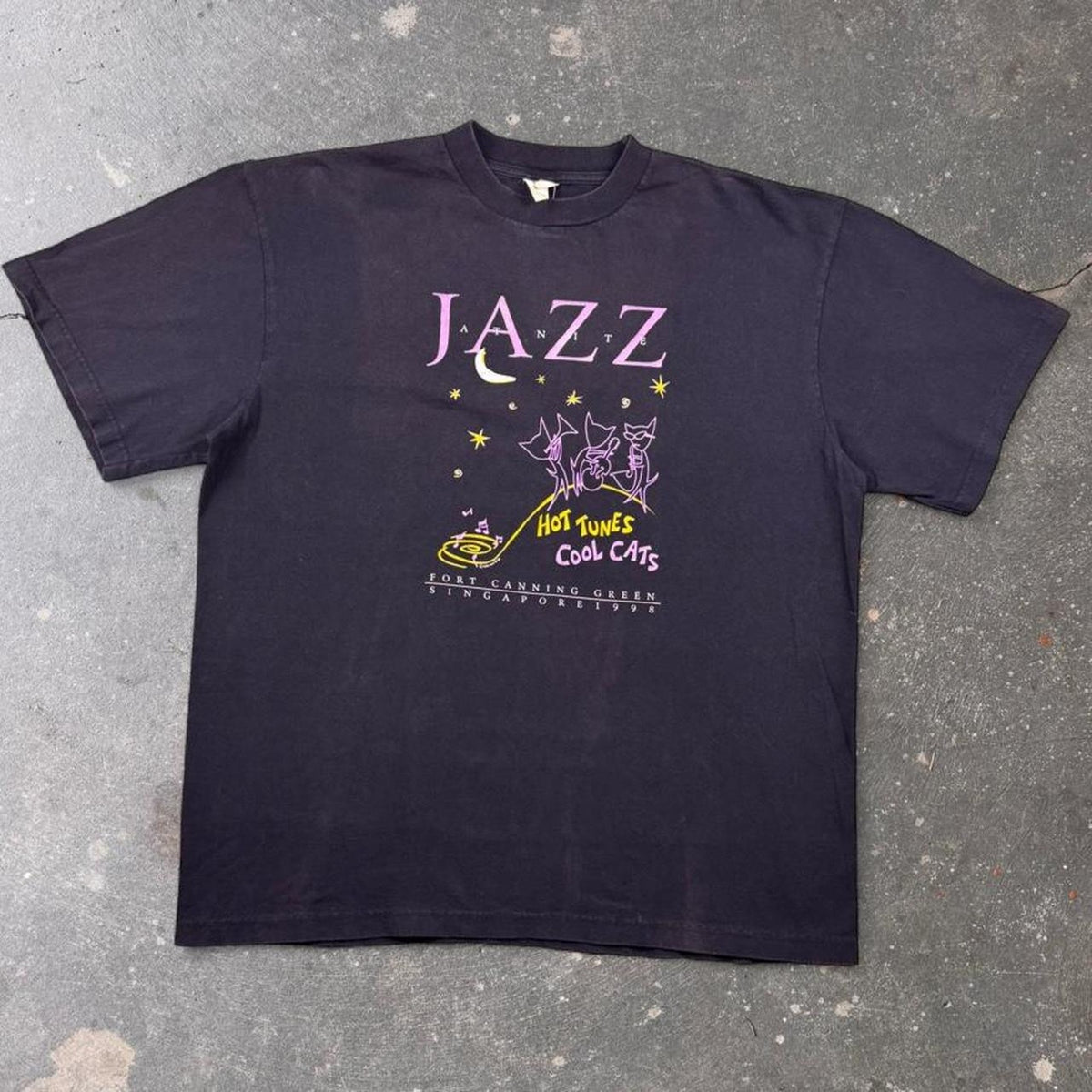 1998 Singapore Jazz Nite Hot Tunes Cool Cats Graphic Tee | XL–XXL