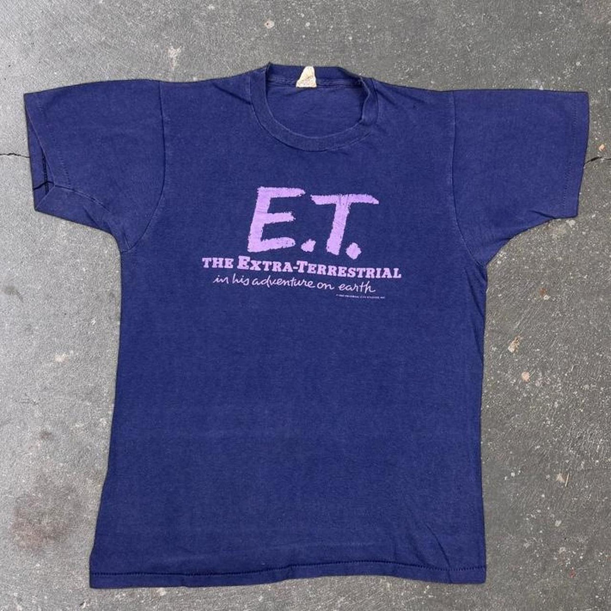 1982 E.T. The Extra-Terrestrial Welcome Him Movie Promo Tee | Small