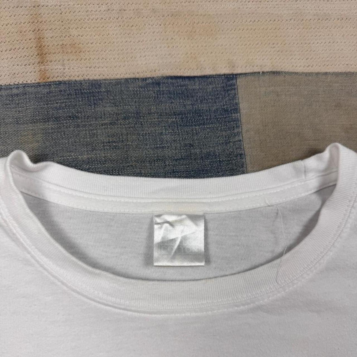2010s SolidariTee Refugee Charity Art Tee | L