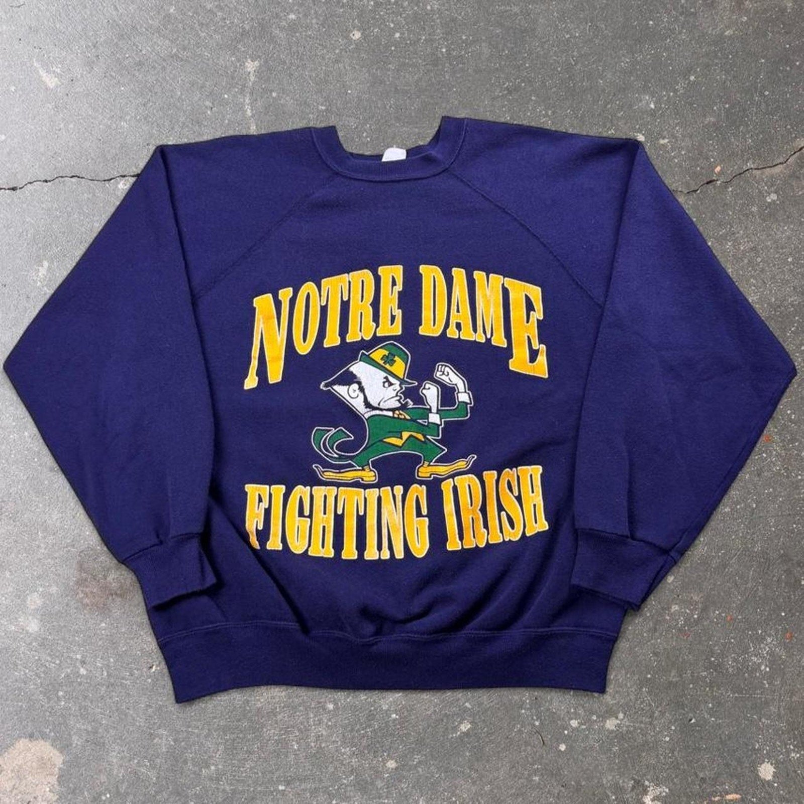 1980s Notre Dame Fighting Irish Leprechaun Raglan Crewneck Sweatshirt | Large