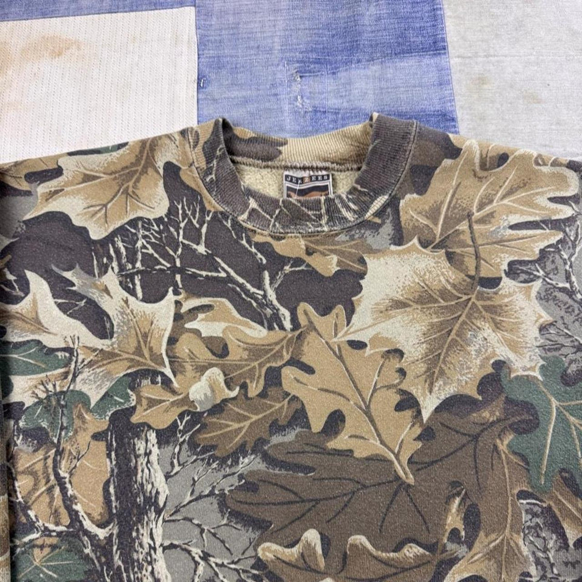 1990s Jerzees Outdoors Advantage Camo Crewneck Sweatshirt | Medium