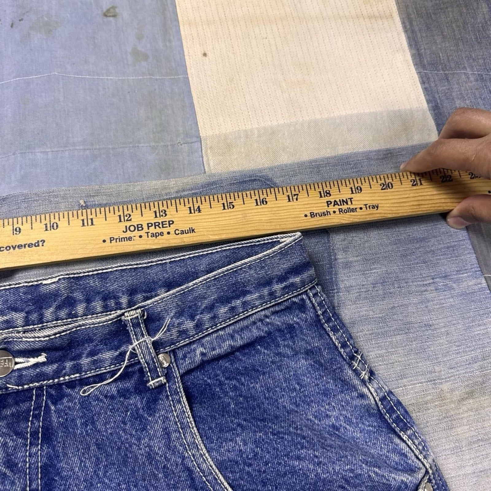 Y2K Urban Brand Wide Leg Baggy Skater Hiphop Jeans With Embroidery Size 34x30.5