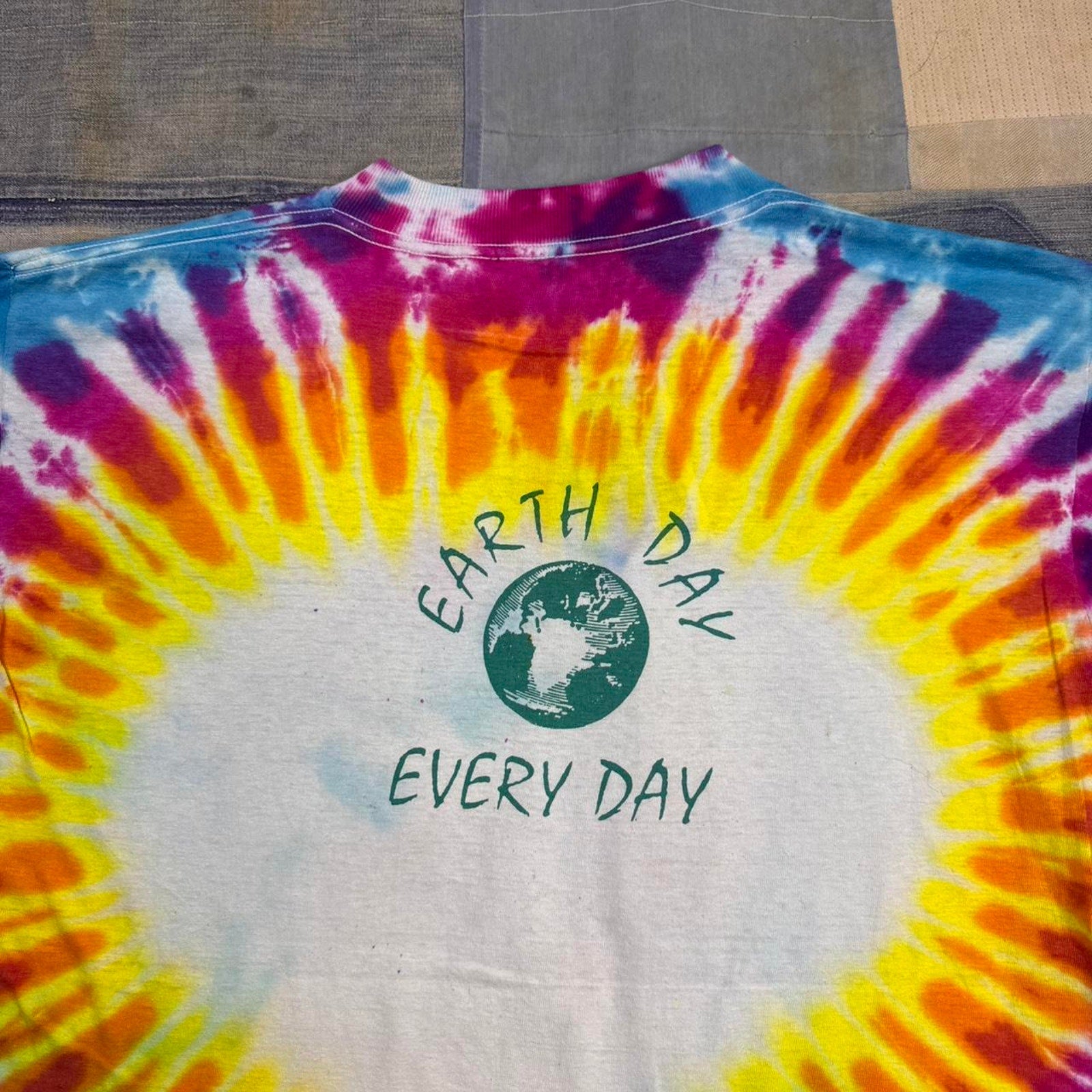 1990s Earth Day tie-dye tee | Large