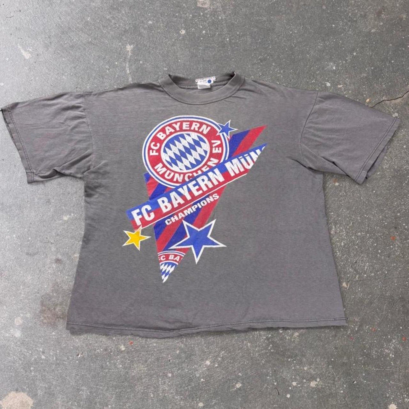 1990s FC Bayern Munich Champions Soccer Tee | XL