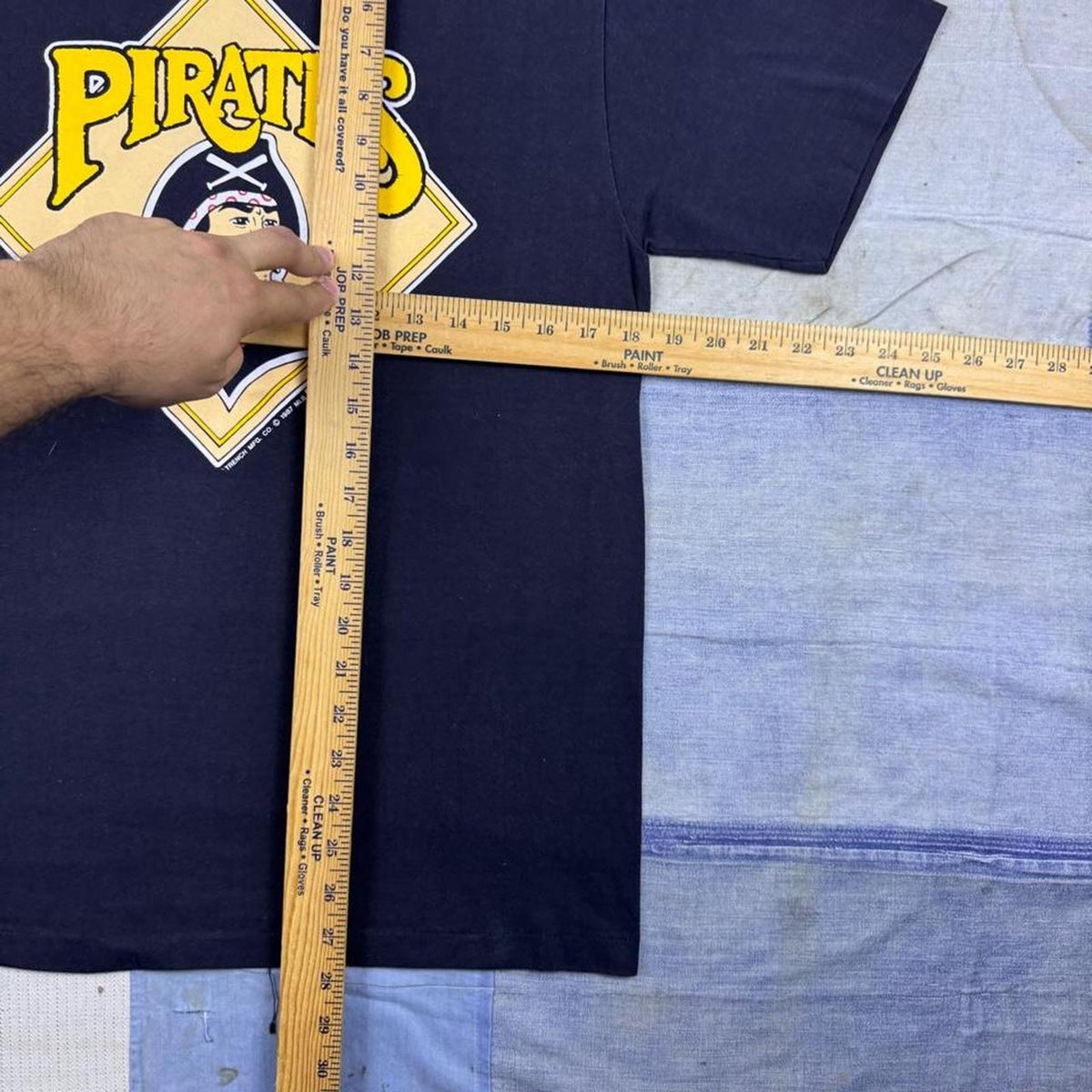 1990 Pittsburgh Pirates Trench MLB Baseball Graphic Tee | Medium