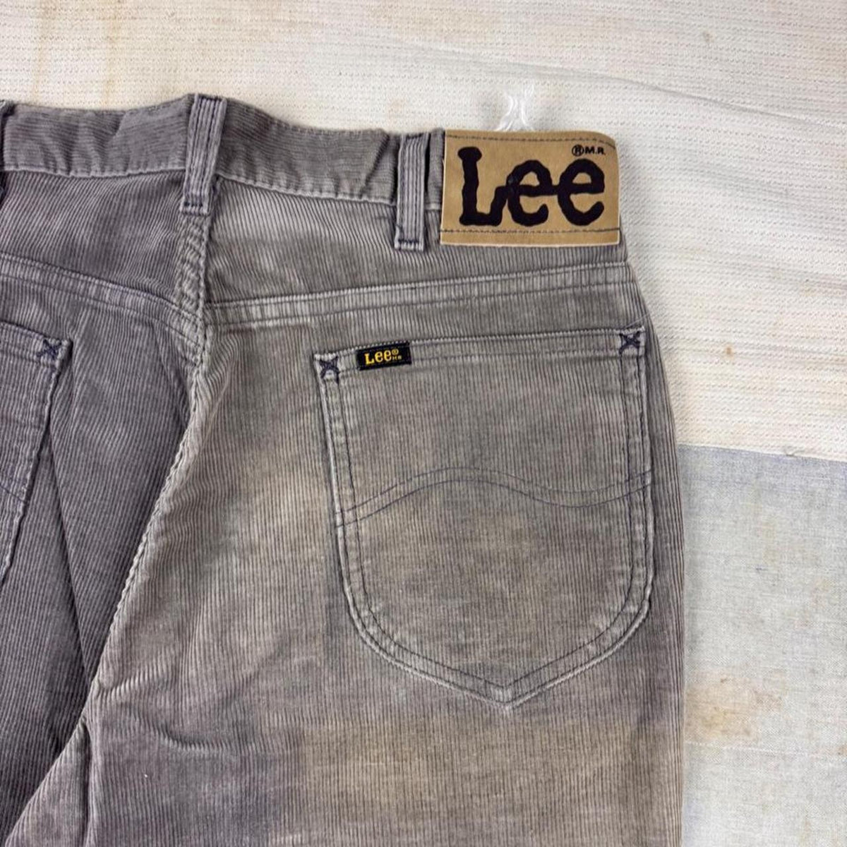 Late 1970s Lee Gray Corduroy Straight Leg Pants | 31 x 32
