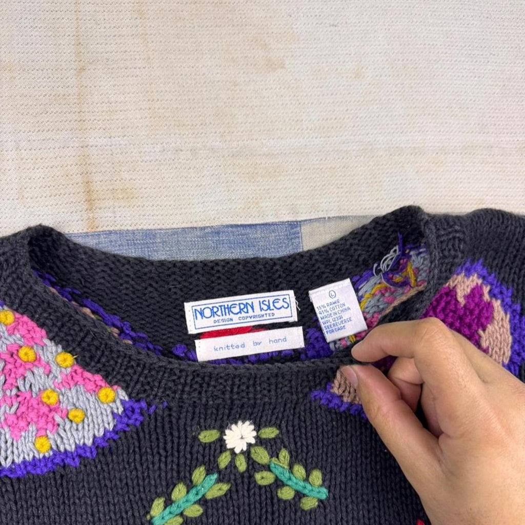 1990s Northern Isles Hand Knit Floral Sweater | L