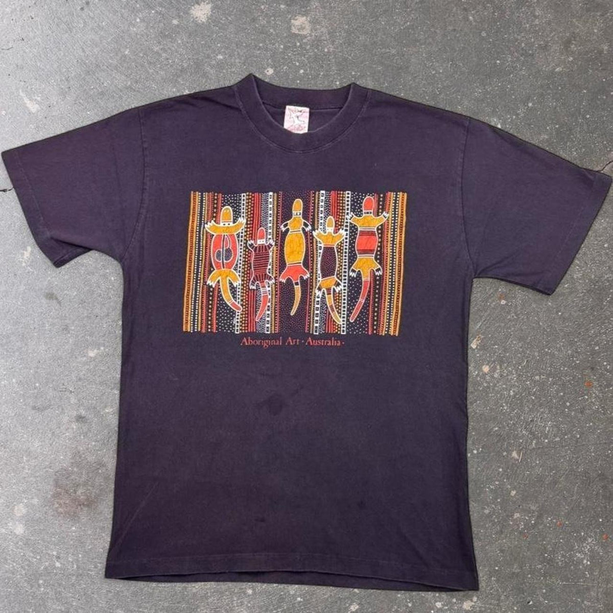 1990s Shark Attack Aboriginal Art Australia Lizard Graphic Tee | Medium