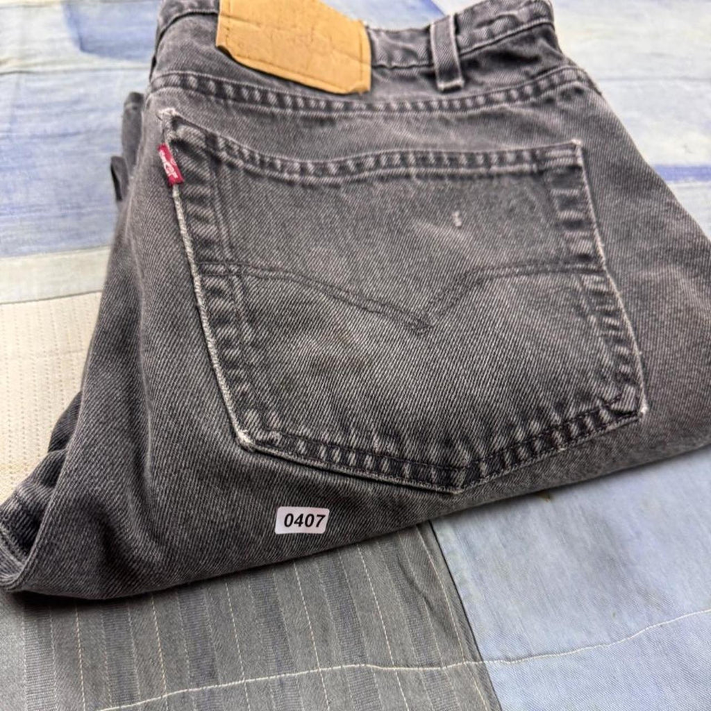 1990s Levi’s 505 Distressed Faded Black Jeans | 36x30.5