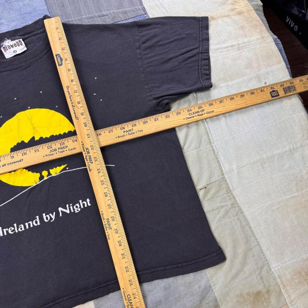 1990s Ireland by Night Sheep Moon Graphic Tee | Medium