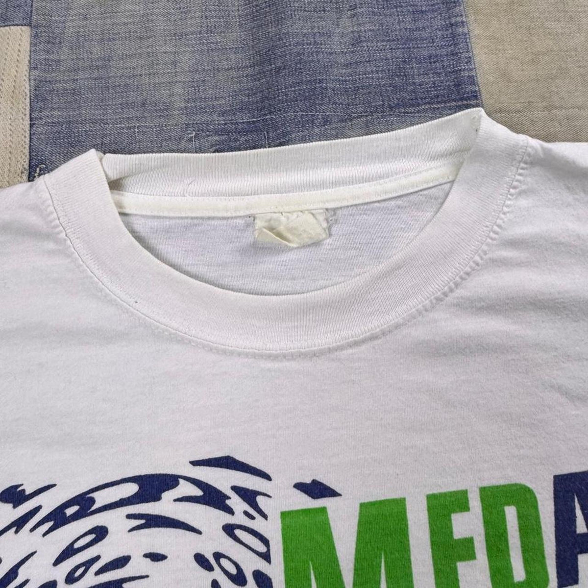 1990s Medallion Lager Beer Graphic Tee | XL