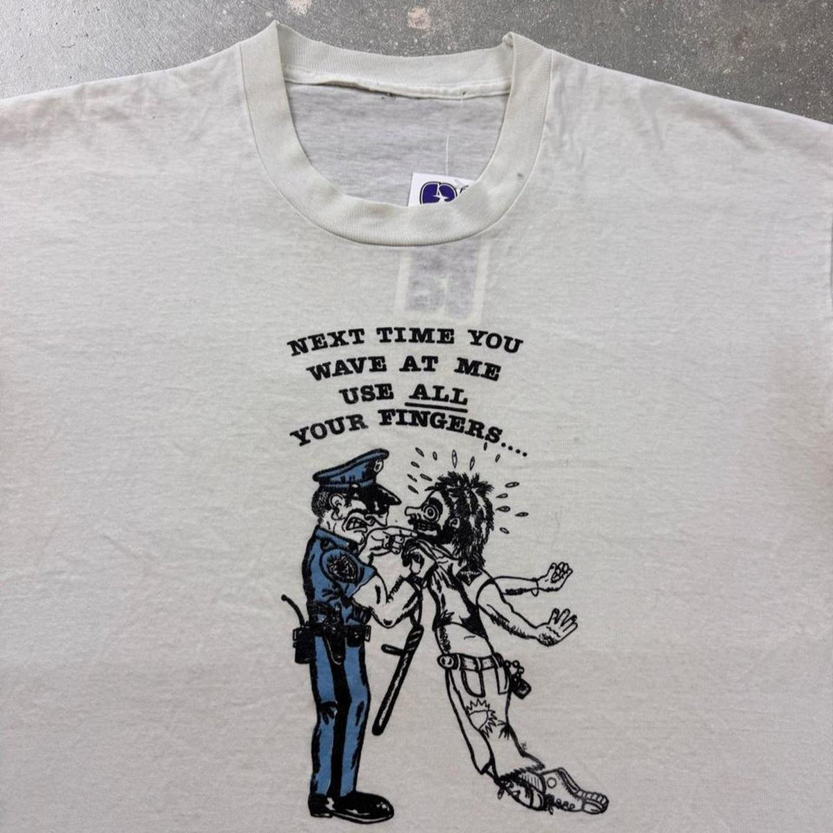 1980s Screen Stars “Use All Your Fingers” Police Graphic Tee | XL