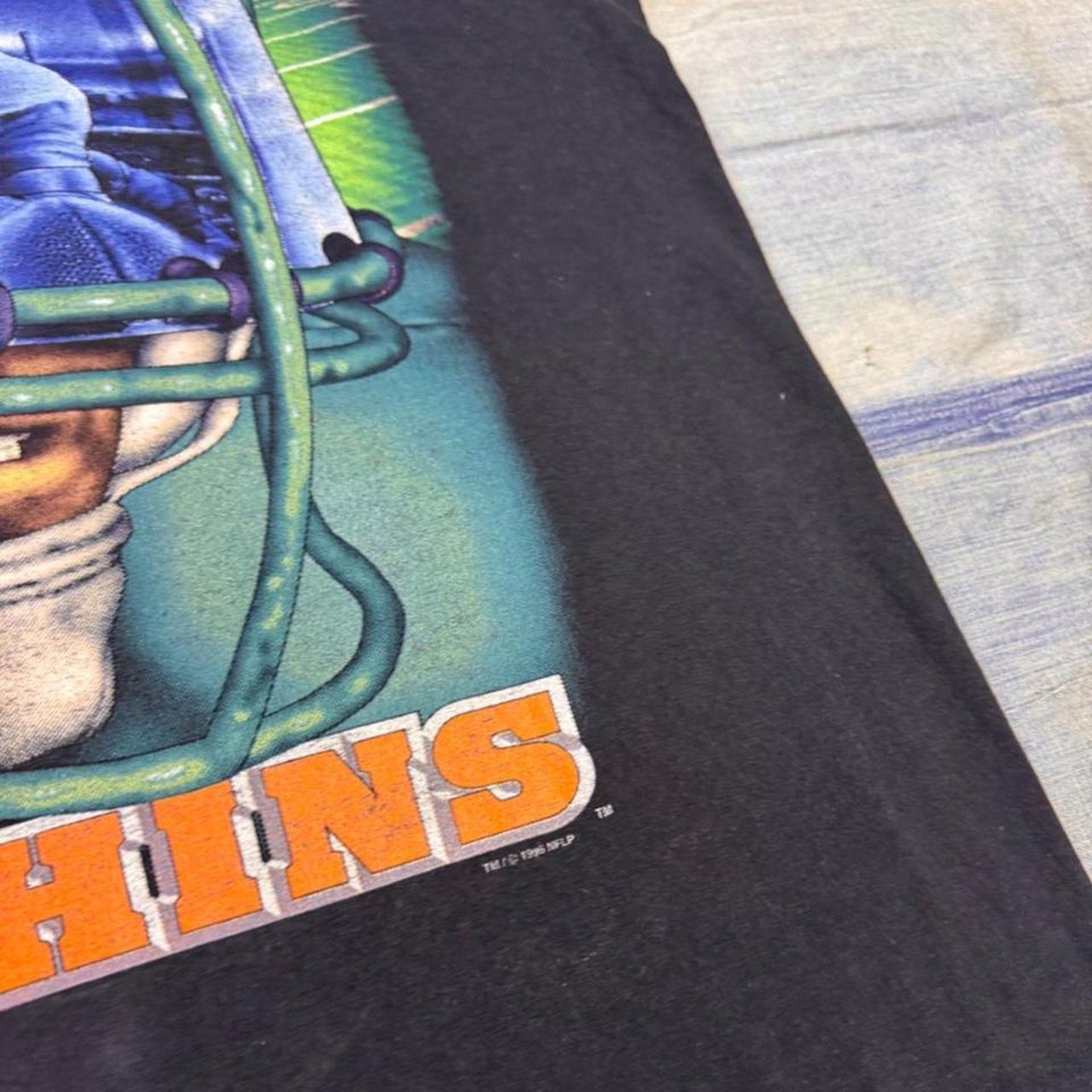 1995 Miami Dolphins Helmet Graphic Tee | XL
