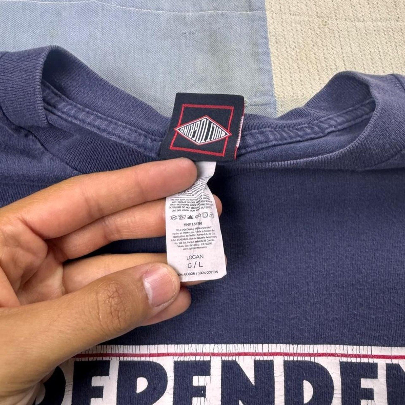2000s Independent Trucks Logo Skateboarding Tee | Large