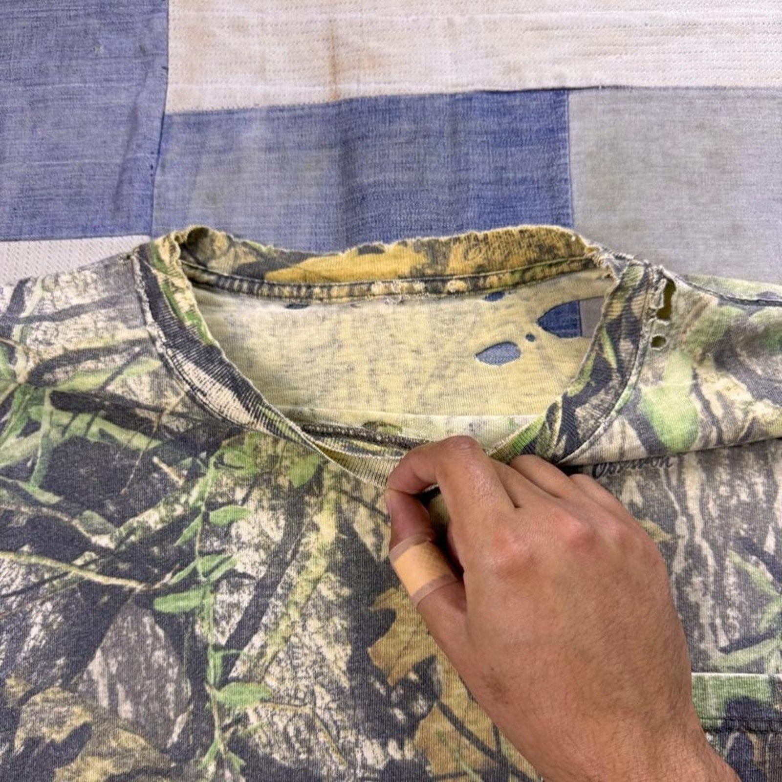 1990s Mossy Oak Obsession Distressed Camo Long Sleeve Pocket Tee | XL