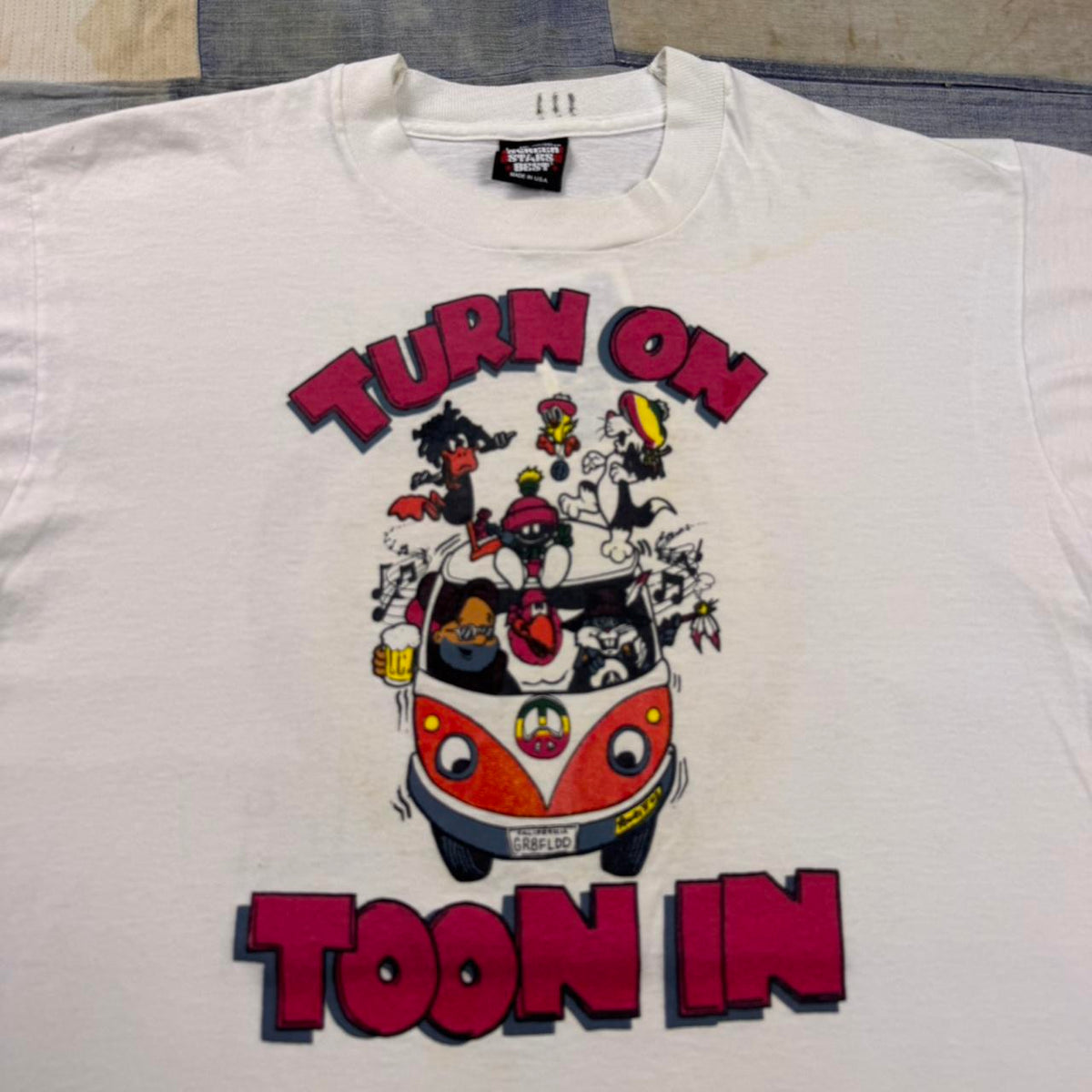 1990s Warner Bros Looney Tunes Grateful Dead Parking Lot Boot Tee | Large