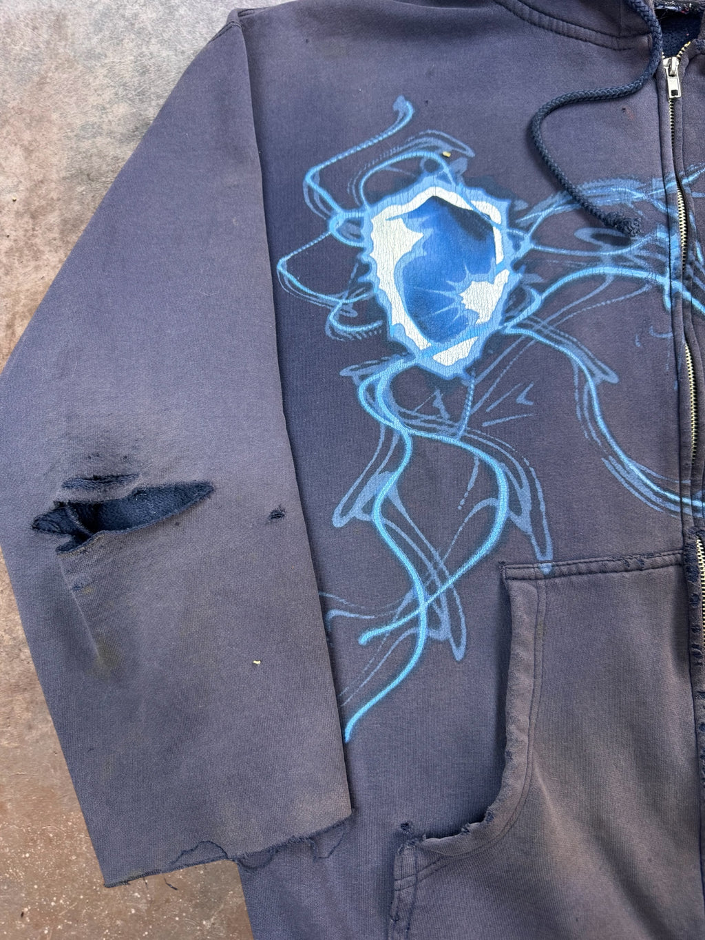 2000s Distressed World of Warcraft Faded & Smoked out Hoodie | Large
