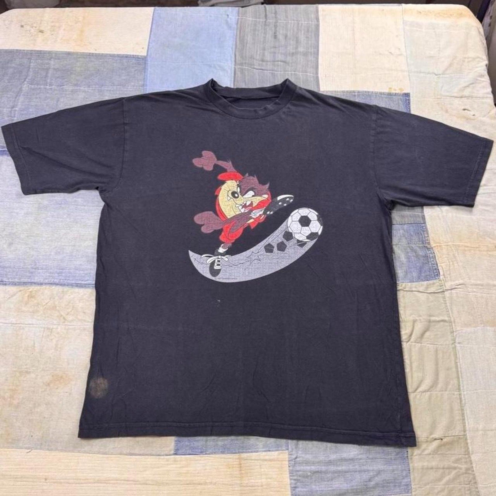 1997 Looney Tunes Taz Soccer Graphic Tee | XL