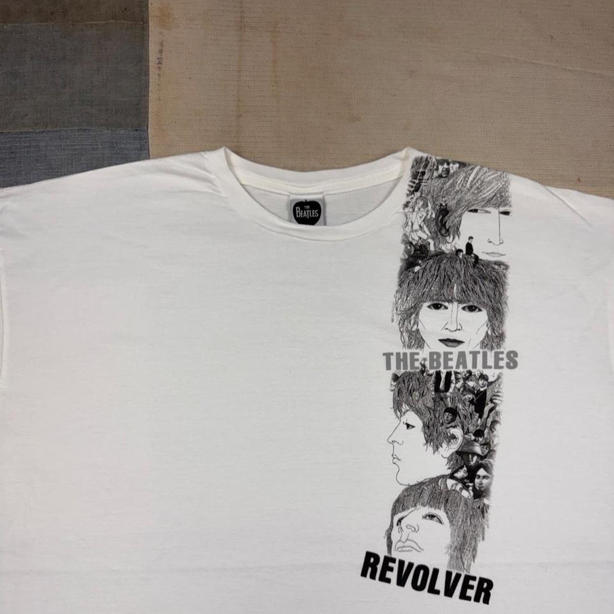 2000s The Beatles Revolver Album Art Tee | 2XL