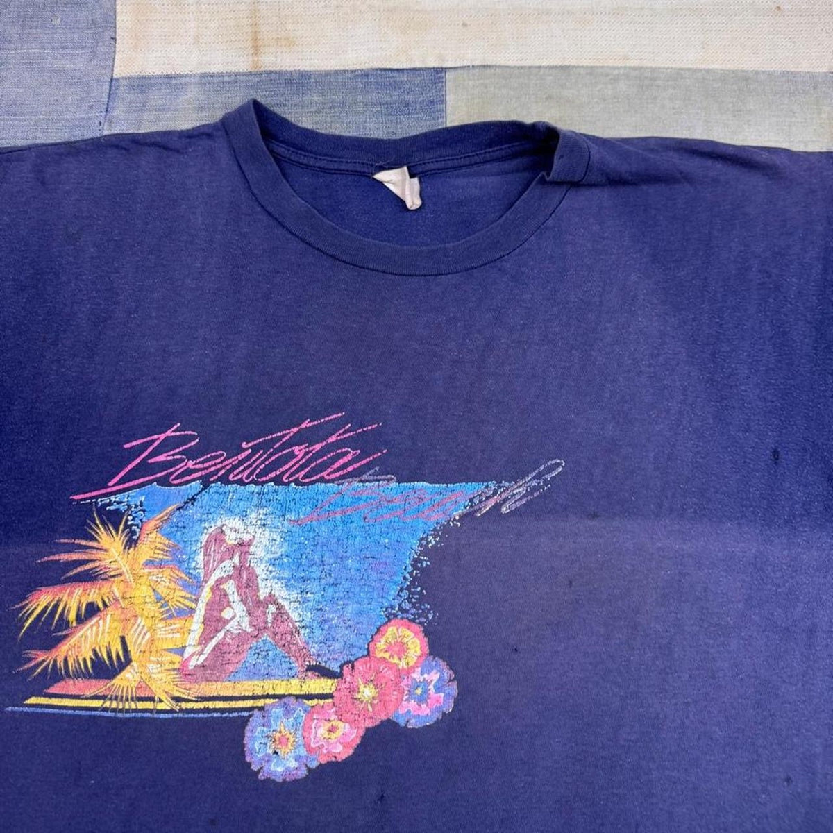 1980s Beach Babe Tropical faded Pinup surf Graphic Tee | Extra Large