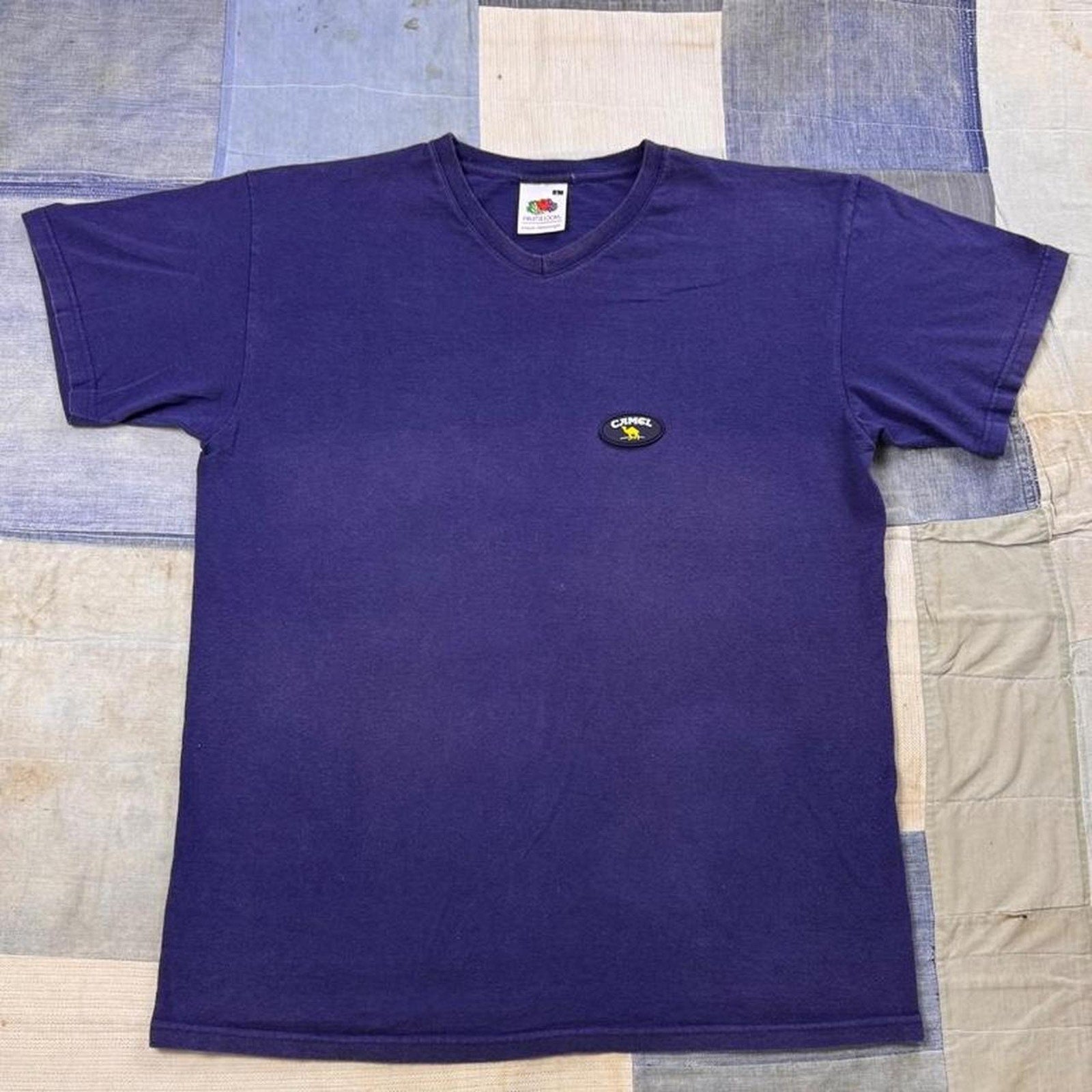 2000s Camel Logo V-Neck Tee | Large