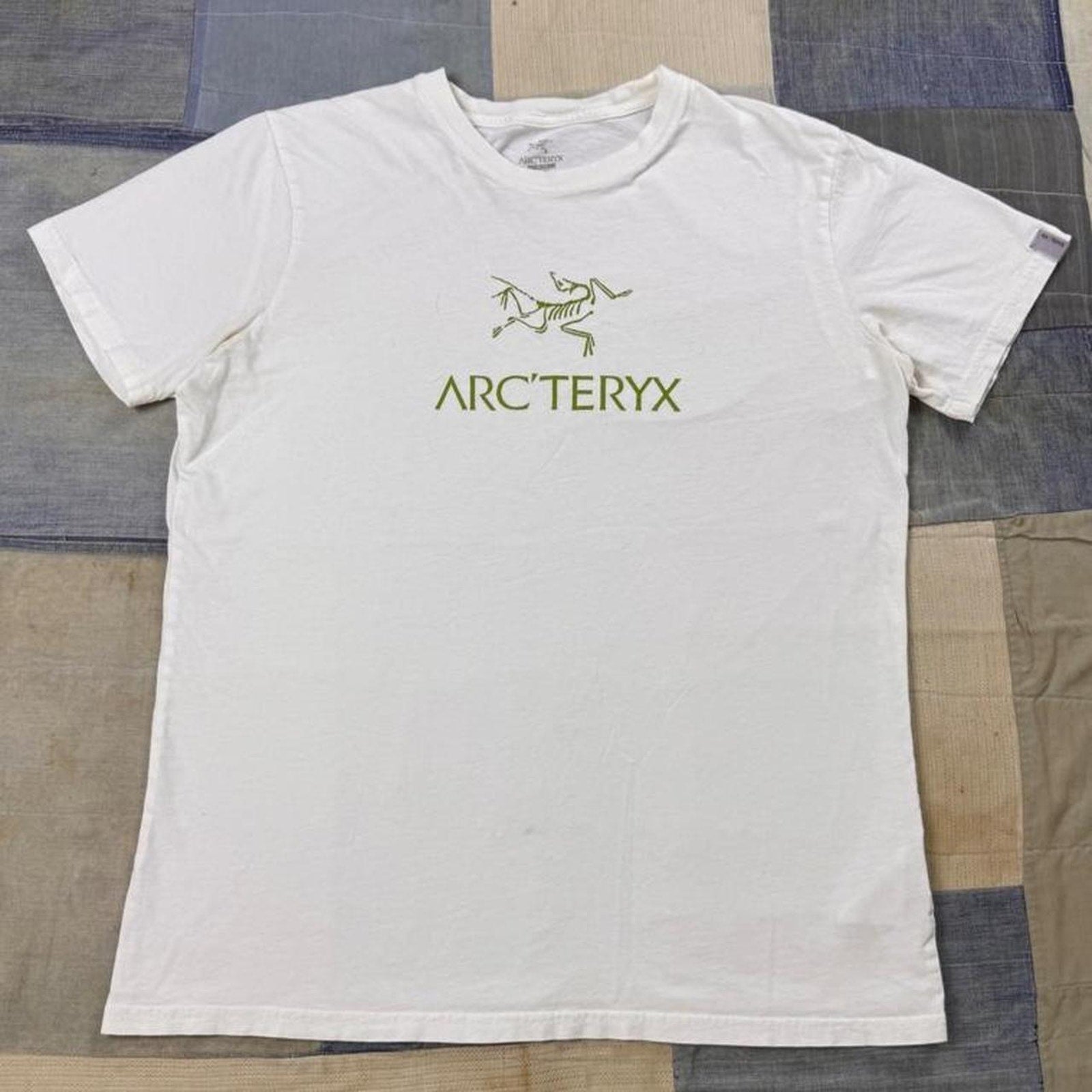 Arc’teryx Logo Graphic Tee | Medium
