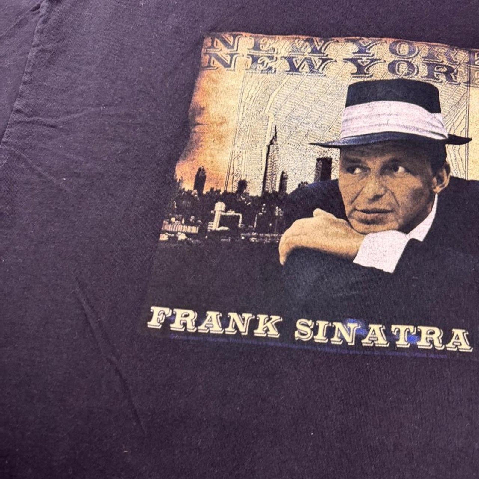 2000s Frank Sinatra New York Portrait Graphic Tee |  XL