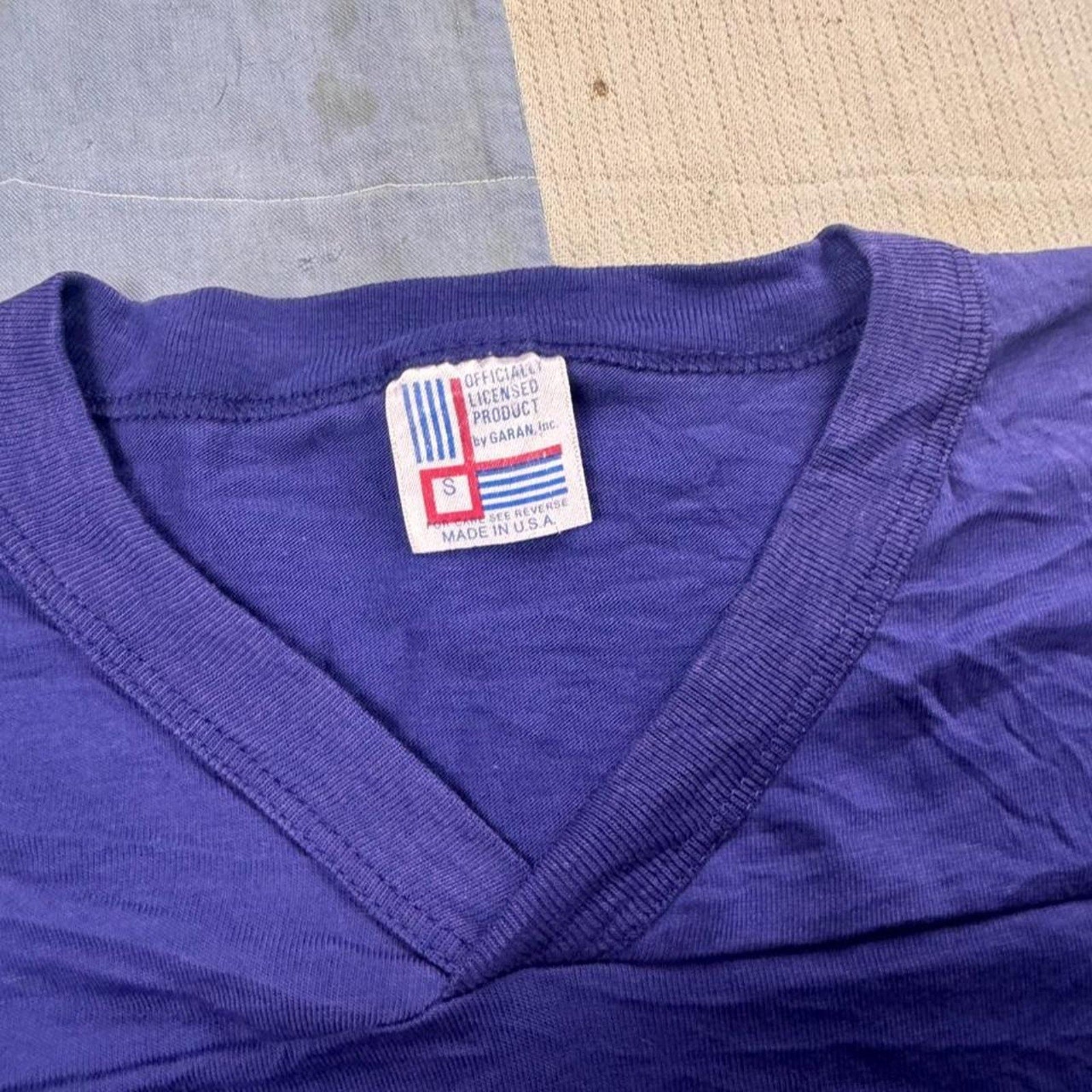 1980s Chicago Bears V-Neck Football Tee | Small
